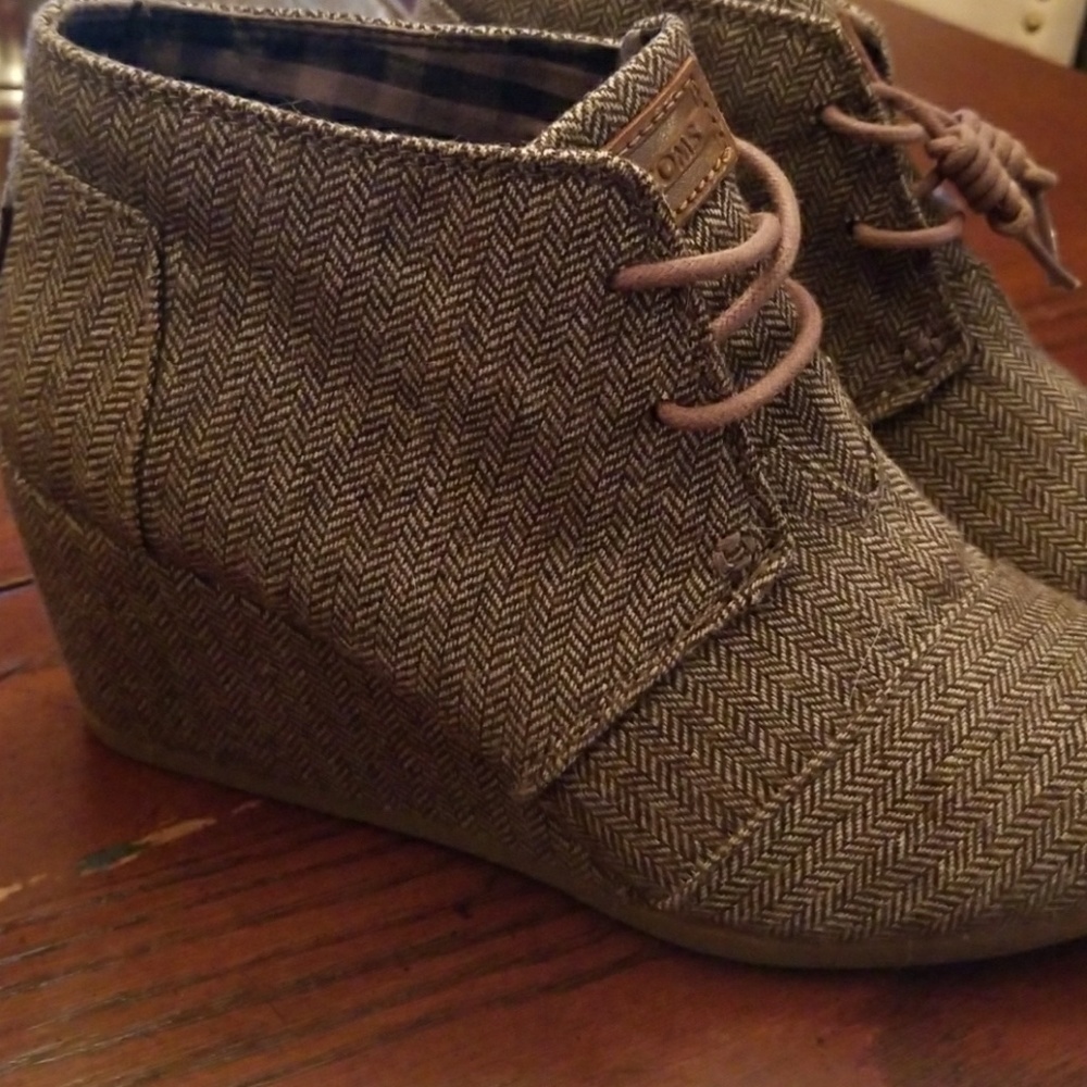 Toms Wedge Booties